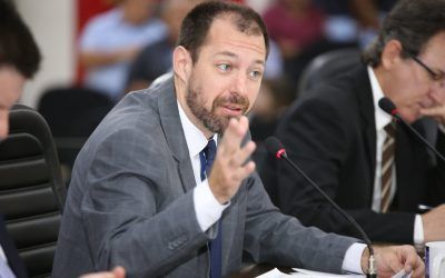 Hallberg destaca a importância da justiça restaurativa aproveitando situação de discussão durante a votação do projeto Cidade Restaurativa