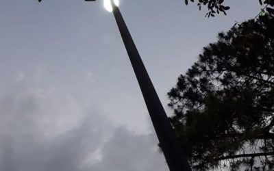 Iluminação pública: super poste da Praça dos Mosaicos está com lâmpadas queimadas há meses