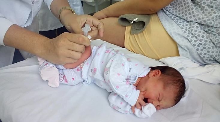 Pais devem agendar vacinação de recém-nascidos